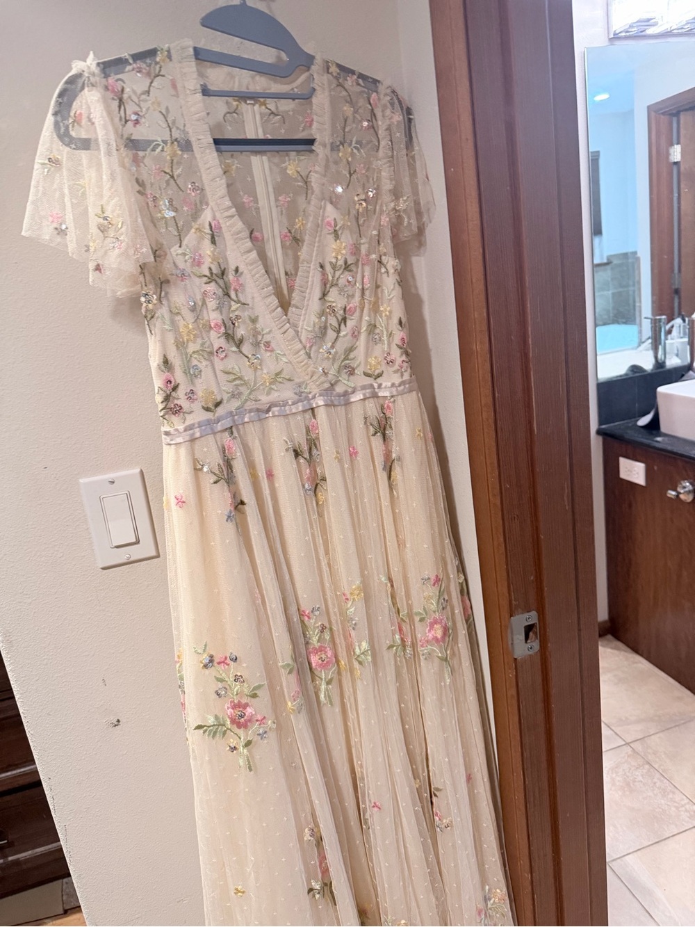 Needle & thread petunia cap sleeve dress in crème